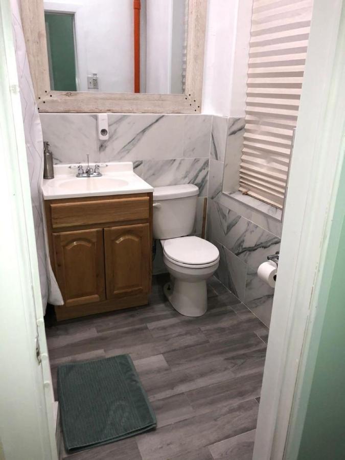 Private Room In A Shared Apartment 15 Minutes To Times Square! نيو يورك المظهر الخارجي الصورة