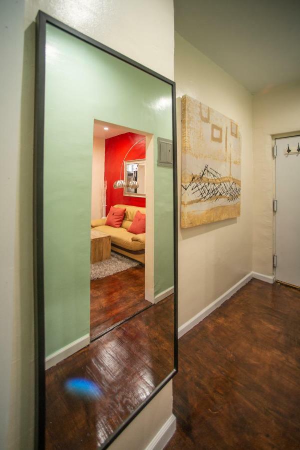 Private Room In A Shared Apartment 15 Minutes To Times Square! نيو يورك المظهر الخارجي الصورة